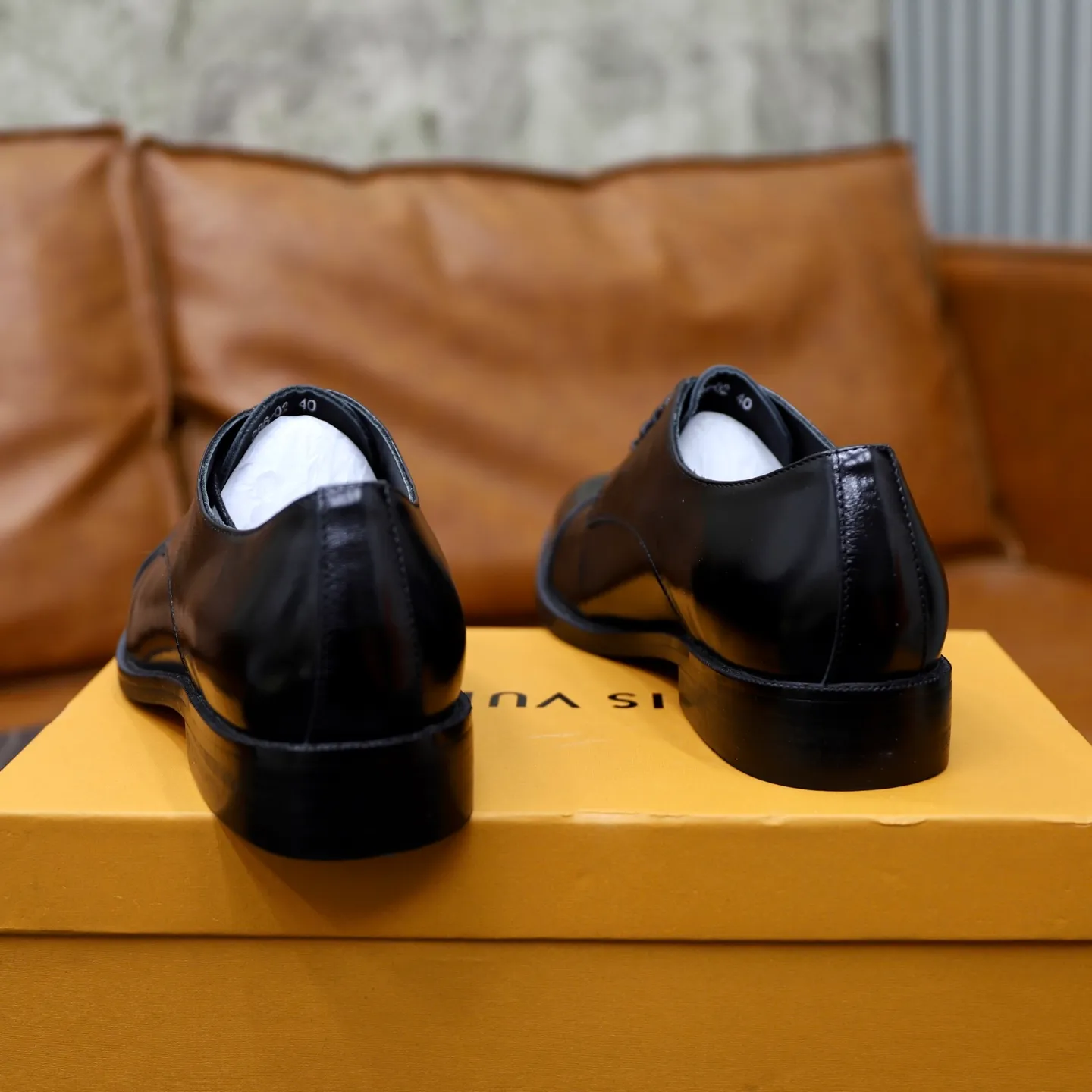 Ex-factory price: 500💰🙅‍♂️🙅‍♂️🙅‍♂️ Brand: LV Louis Vuitton Standard code: Men's size 38-44 (45 can be customized) Grade: Same style as the official website Original order quality Material: Original cowhide surface Comfortable cowhide lining Original outsole Style category: Men's fashionable casual leather shoes Distinguished big-name luxury elements Top luxury Color: actual picture color